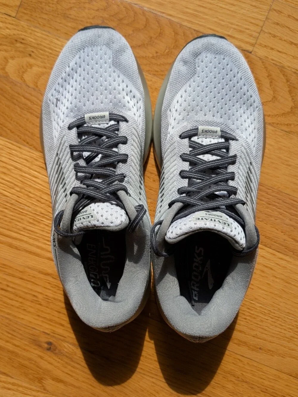 Women's Brooks Levitate Women’s Silver/Gray Running Shoes Size 9